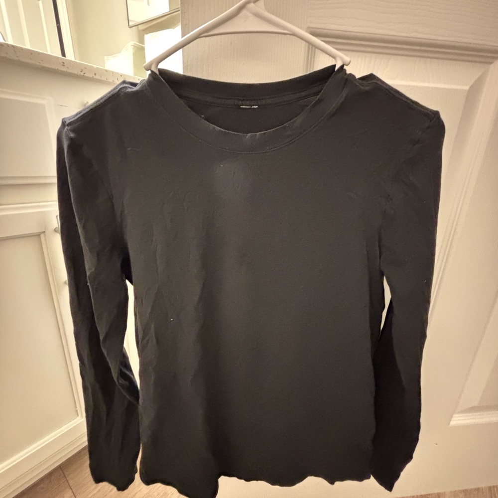 Black lululemon love long sleeve shirt